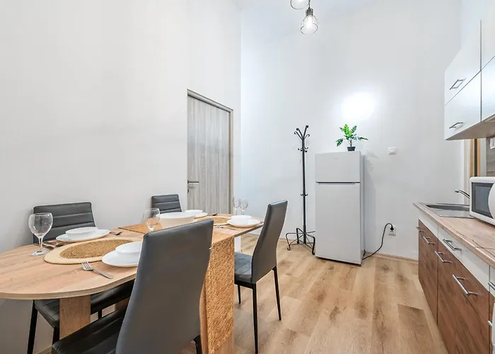 Grand - Ferenciek Square Apartamento Budapeste