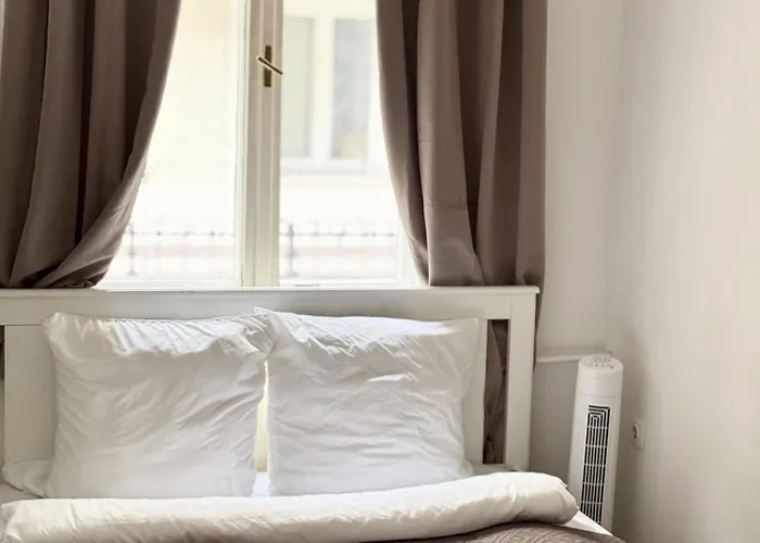 Grand - Ferenciek Square Apartamento Budapeste