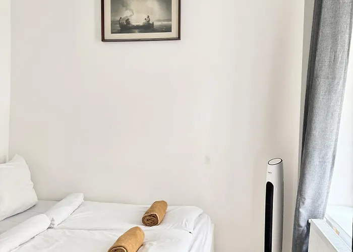 Grand - Ferenciek Square Apartamento Budapeste
