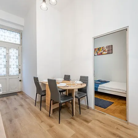 Apartment Grand - Ferenciek Square *