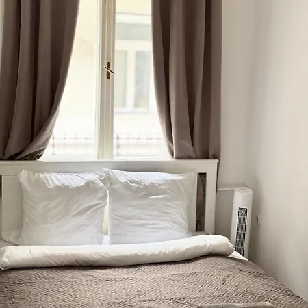 Grand - Ferenciek Square Apartment Budapest