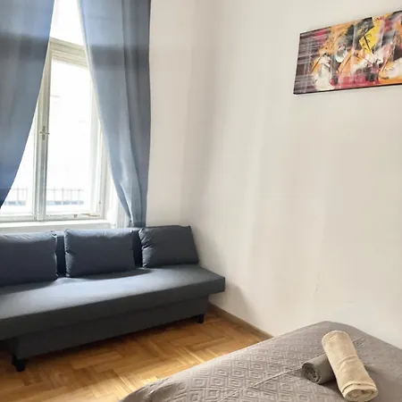 Grand - Ferenciek Square Apartment *
